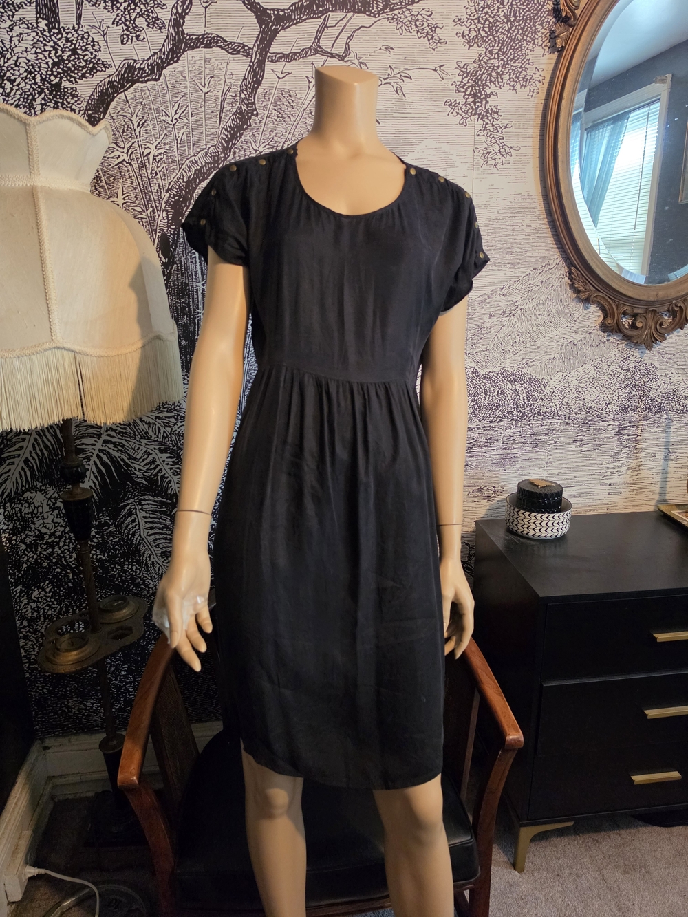 SERAPHINE Black Maternity Nursing Dress US 6 Gold Snap Shoulder EUC Scoop Neck